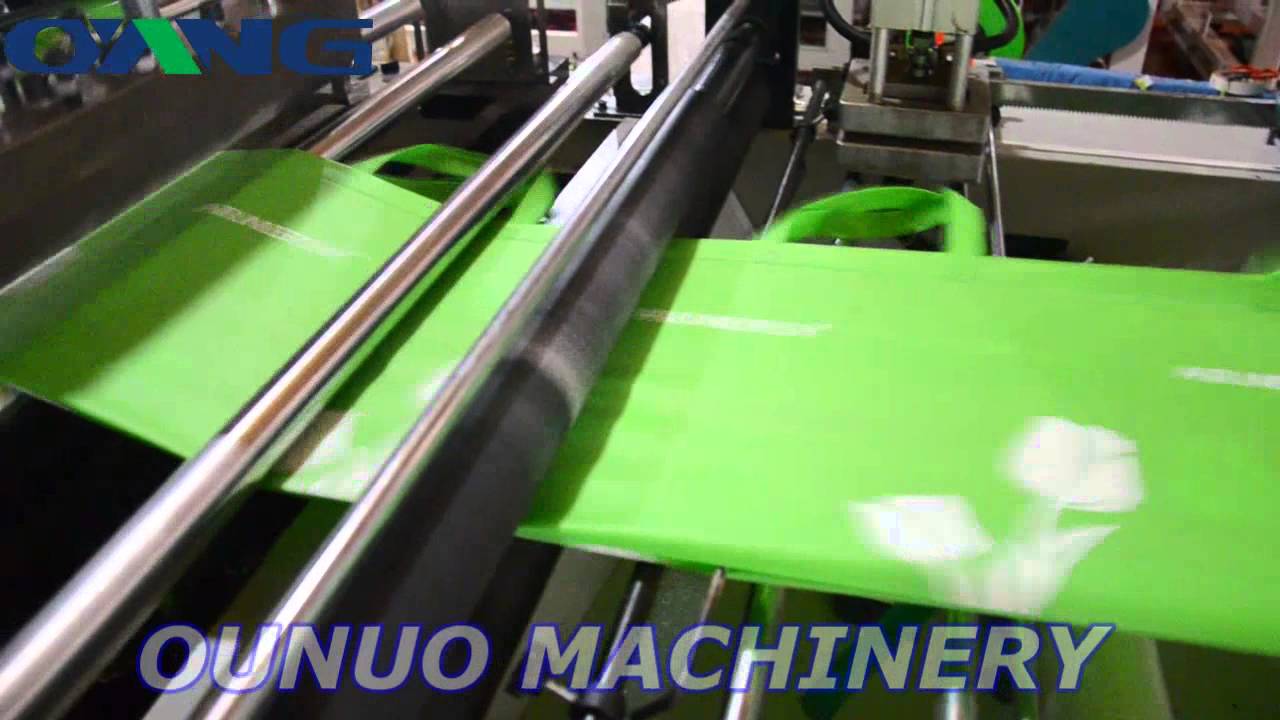 New model full automatic non woven bag making machine with handle attach