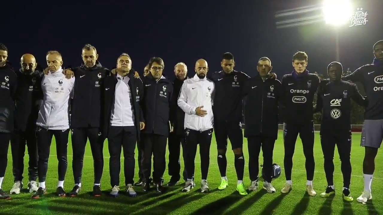 Minuto de silencio de la Selecci&oacute;n Francesa por los atentados de Par&iacute;s de 2015