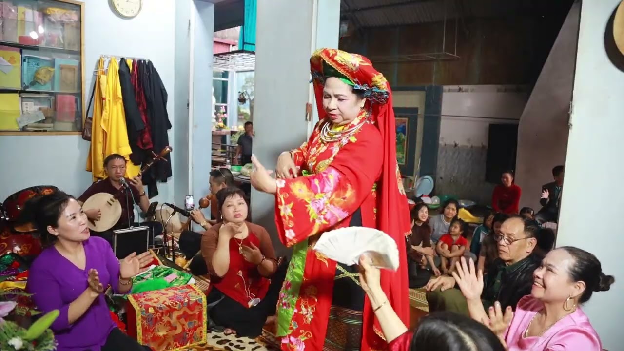 Cô  Thanh Đồng Nguyễn Thị Hoa Lục Bình Lạng Sơn. Mừng xuân đầu năm đính ngọ