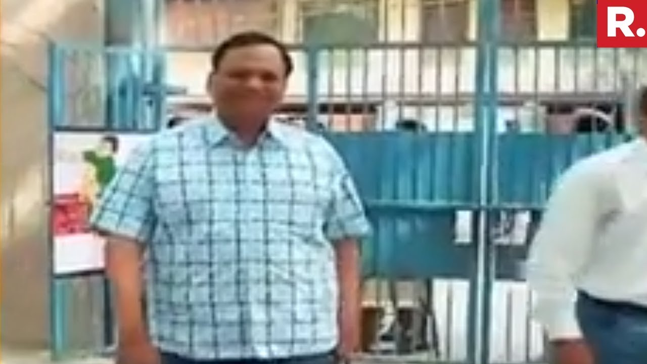 Arvind Kejriwal's Aide Satyendra Jain Being Questioned By ED | PMLA Case