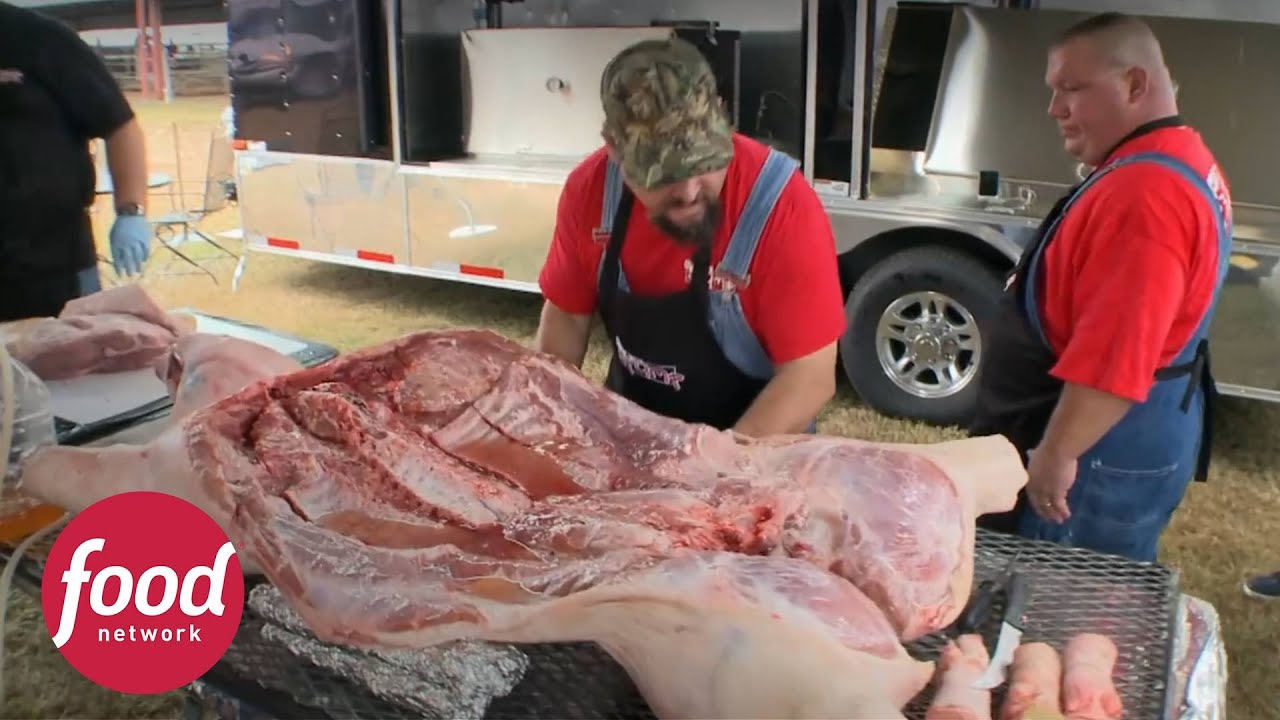 A arte de preparar o porco inteiro para impressionar os jurados | Mestres Churrasqueiros