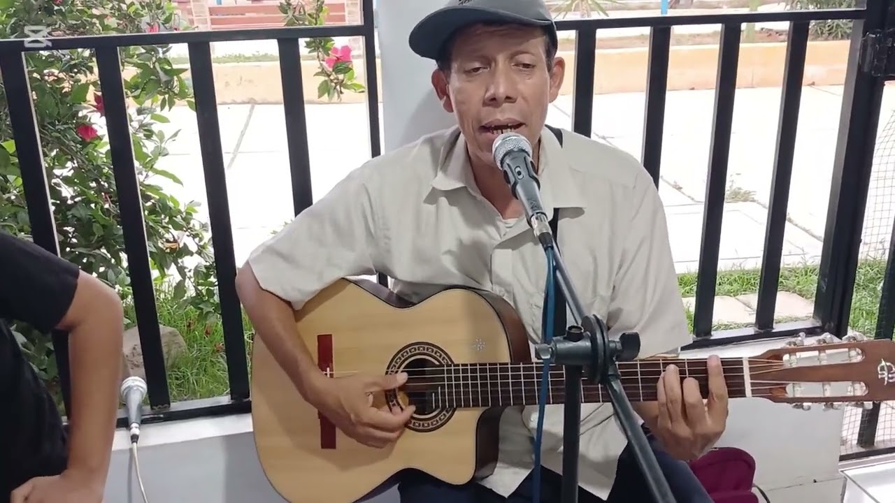 VITRUMU1002. UNA COPA MAS  -Bolero Canta: Andrés Garcia Yacila
