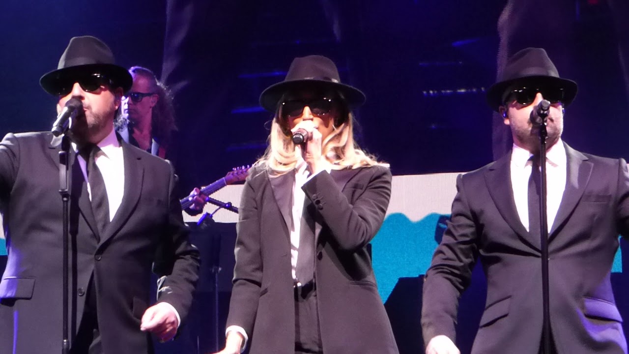 #AlfieBoe & #MichaelBall 'The Blues Brothers Medley' 02 Arena, London 19.12.21