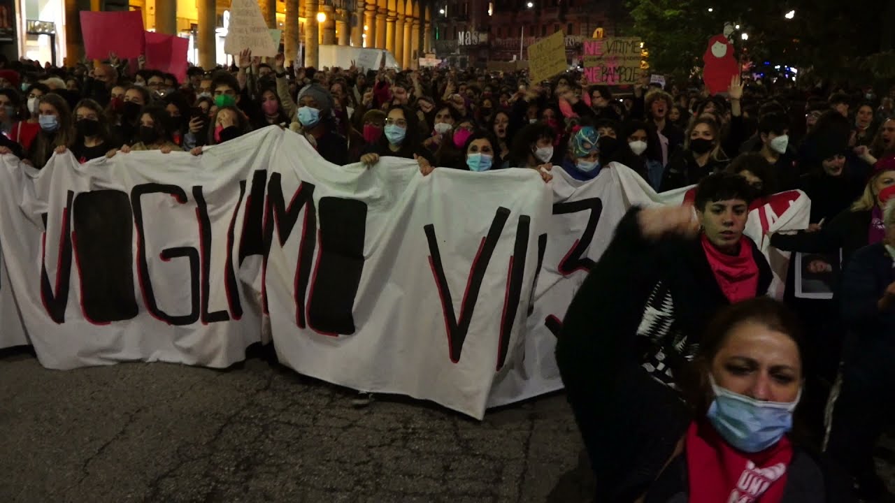 27 novembre 2021: la marea Non una di meno in piazza