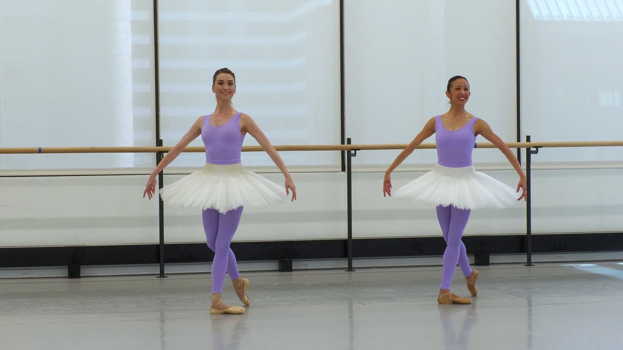 Balanc&eacute; en Tournant | Ballet West Glossary