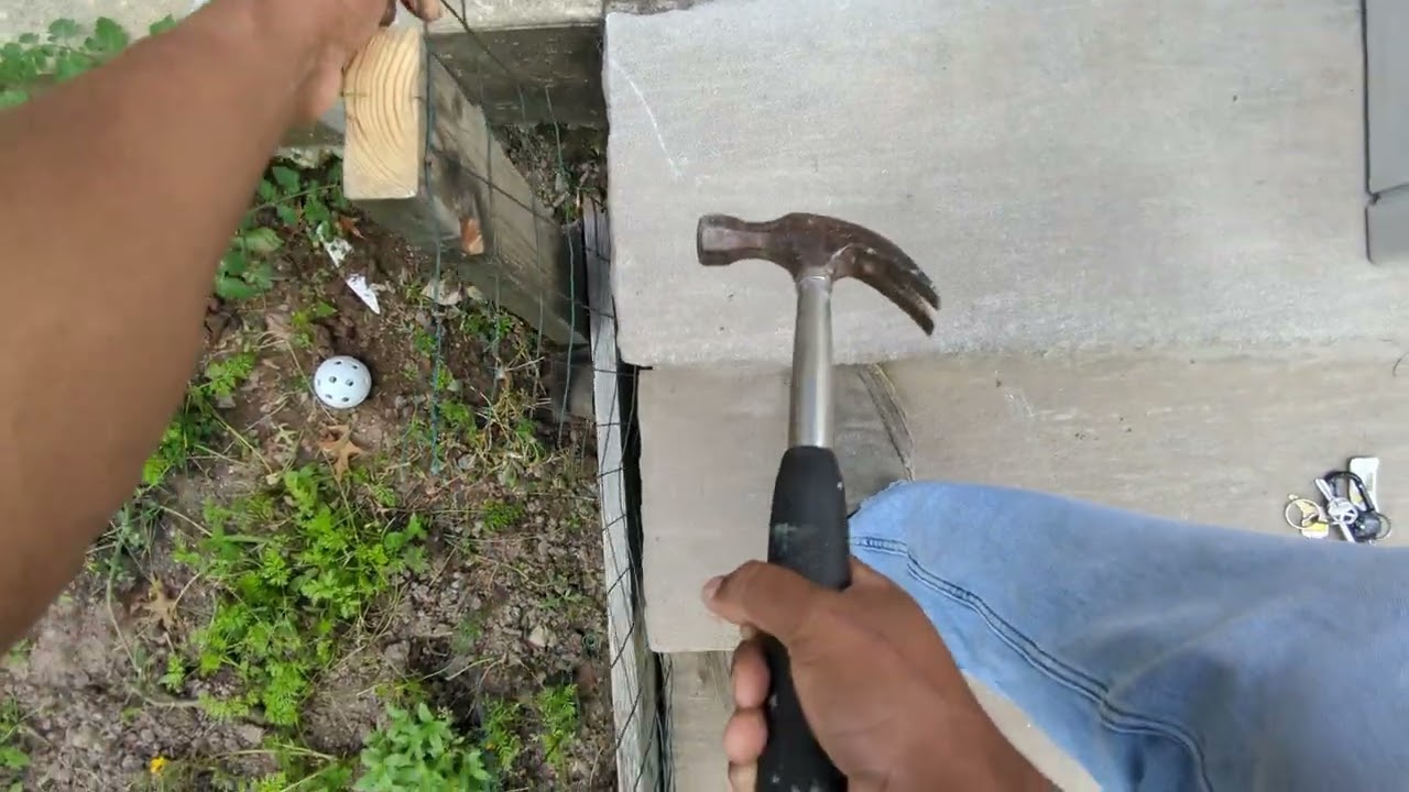 Testing out the circular saw / Ka tès ligojin won