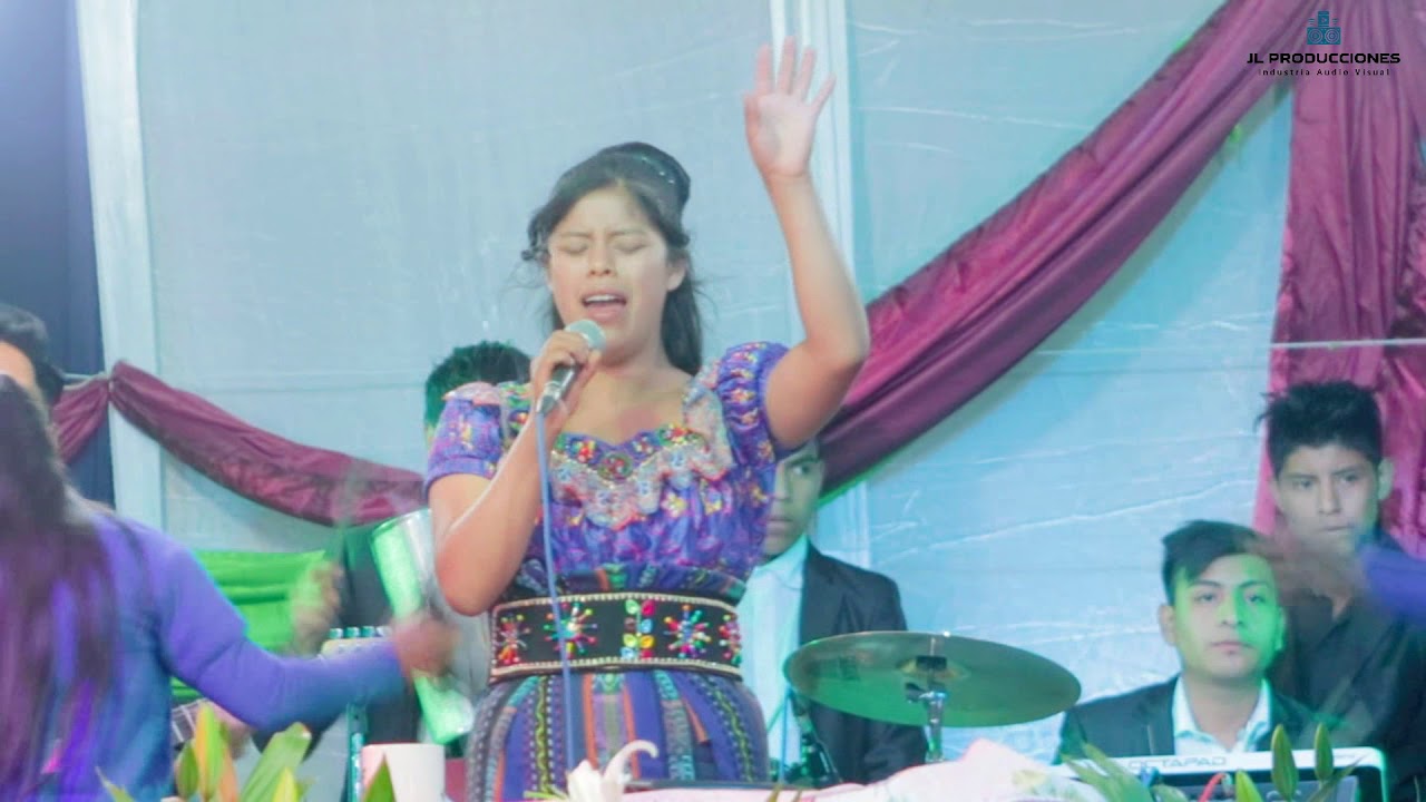 Solista Clara Gladys Tiu Pacheco
