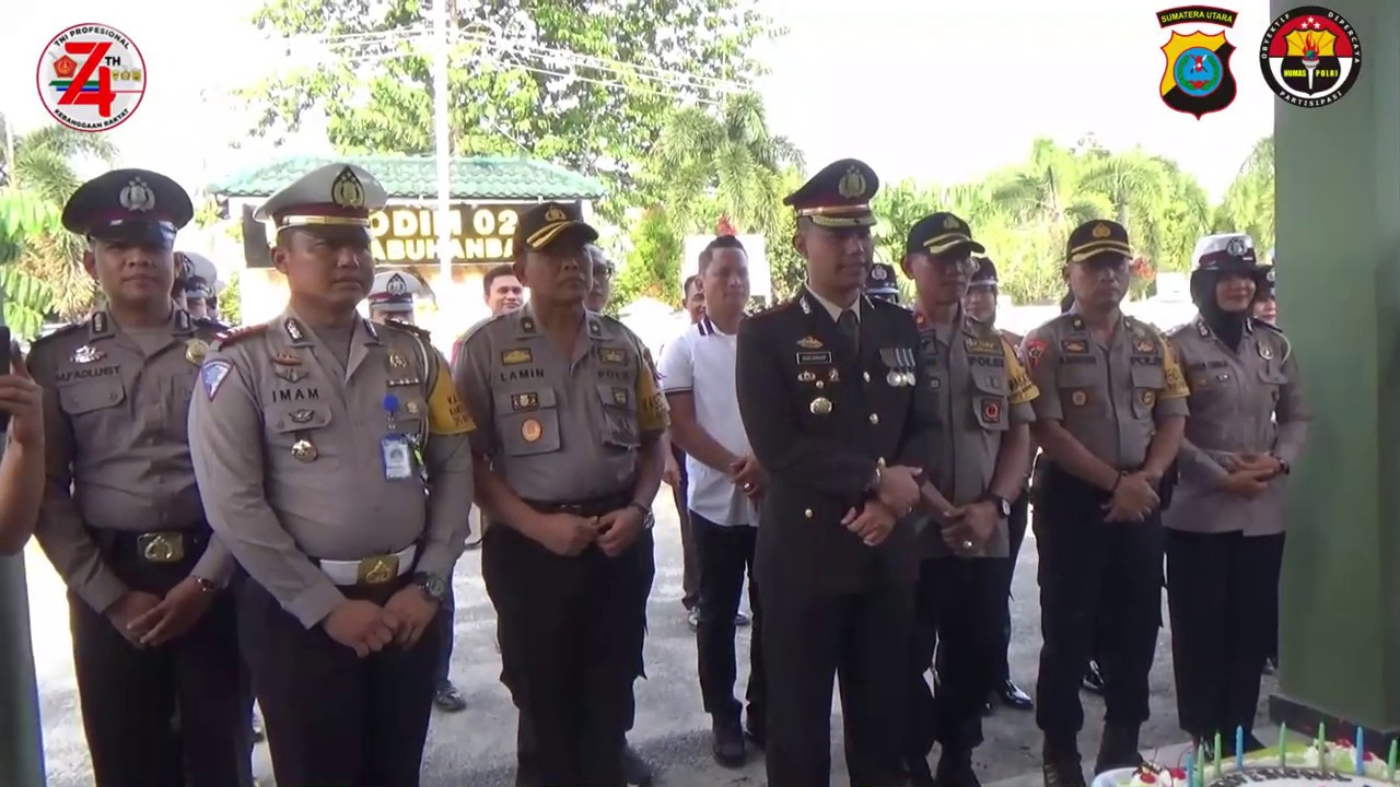 SURPRISE KAPOLRES LABUHANBATU KEPADA DANDIM 0209/LB DALAM RANGKA ULANG TAHUN TNI KE-74