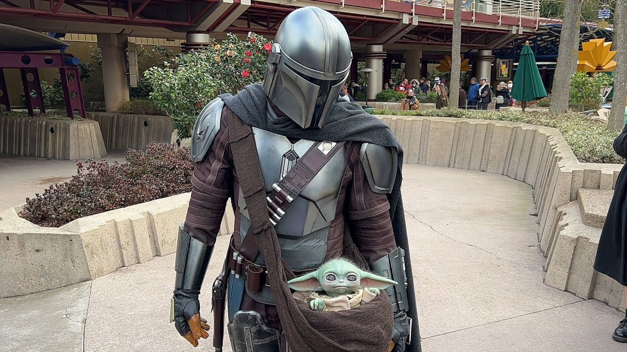 The Mandalorian & Grogu at Disneyland Paris (Speaking in French and English) - 3/2023 - Star Wars