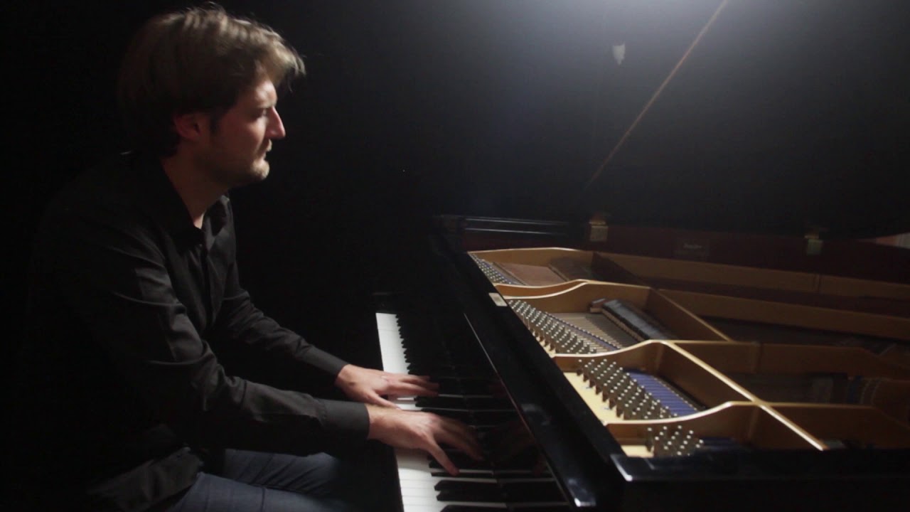 Arnaud Keller - Lumi&egrave;re Divine | Uplifting Piano Composition | A Symphony of Light and Hope