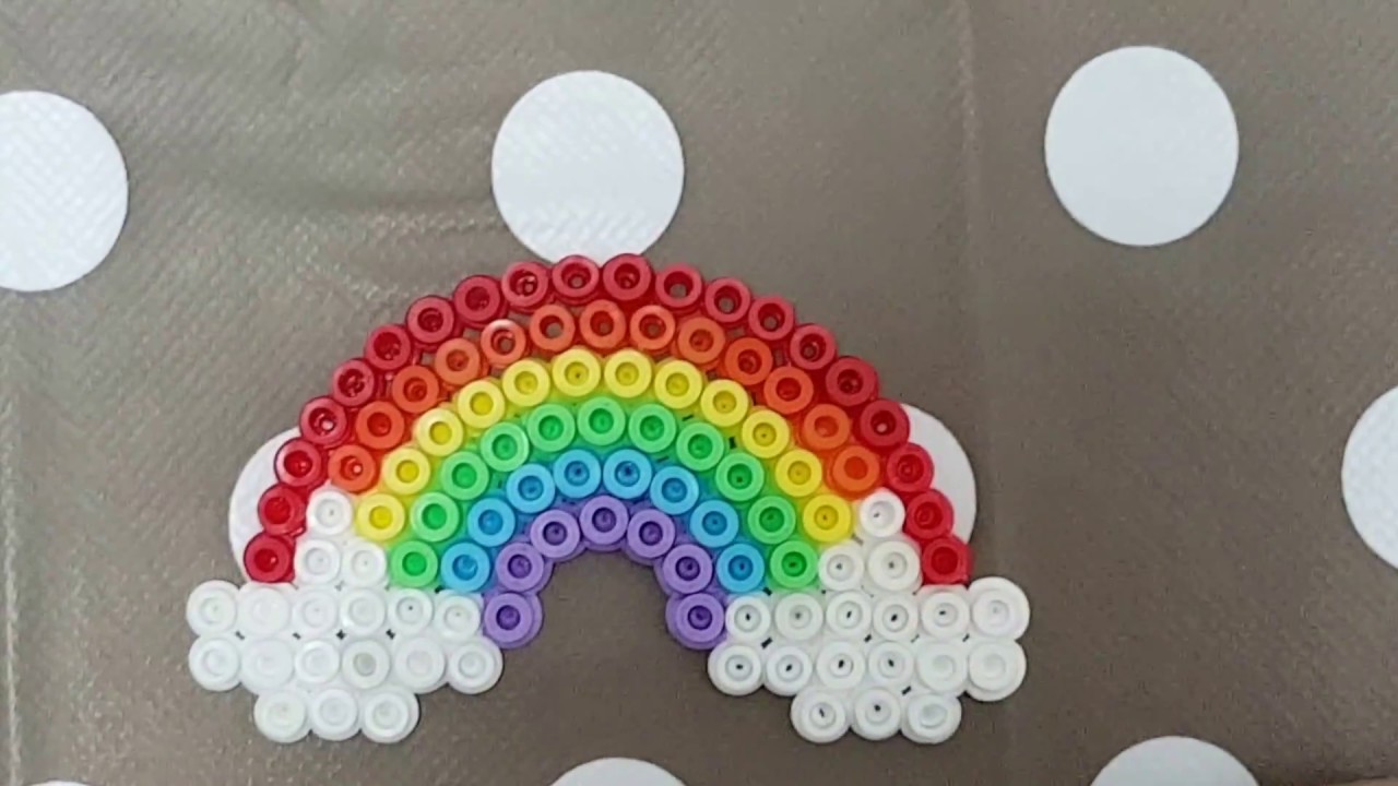 Un arc-en-ciel en perles HAMA