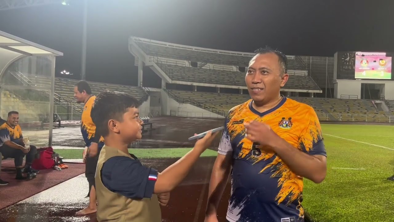 Perlawanan Persahabatan Bola Sepak antara Muzwin FC dan MBI Cougars di Stadium Perak
