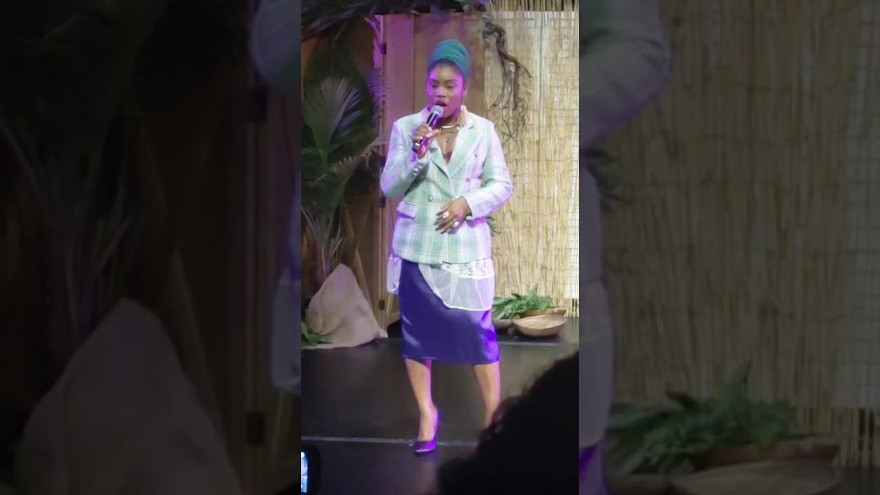 Tafa Mi Soley - Lakou. I have no rights to the song. Performed at the Little Haiti Cultural Center