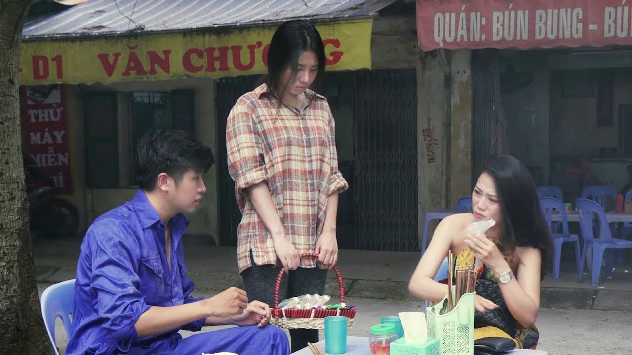 Anh Công Nhân Nghèo Cho Cô Bé Bán Hàng Rong 30 Ngàn, 10 Năm Sau Được Làm Rể Tỷ Phú | Sếp Tổng Tập 60