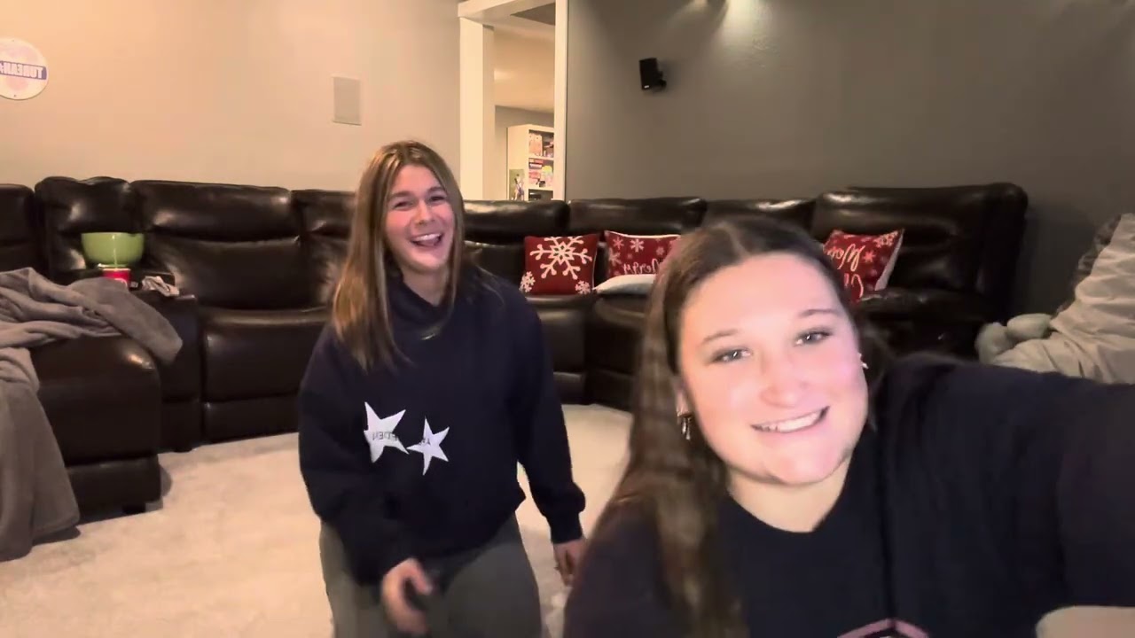 SOPH AND SYD SHOW: TWO PERSON YOGA CHALLENGE (EXTREME)