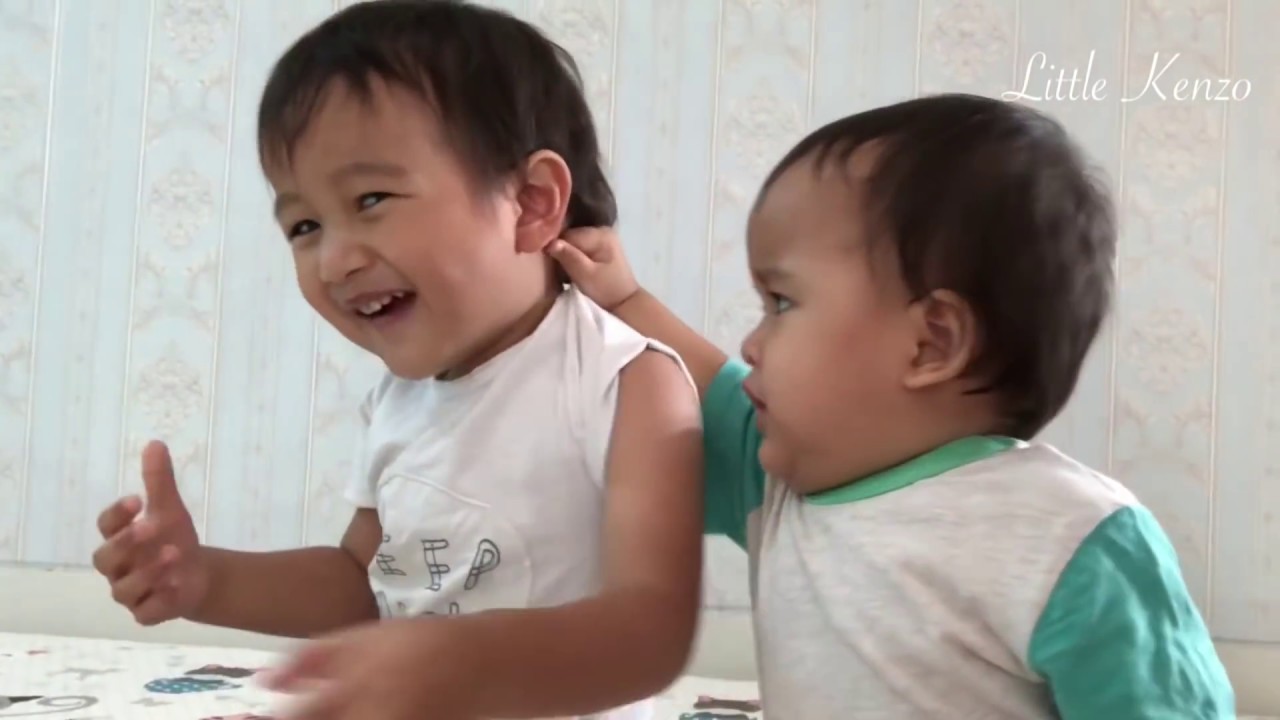 Little Kenzo suka Makan Sayur Wortel dan Lobak feat Bayi Lucu Sakura Chan