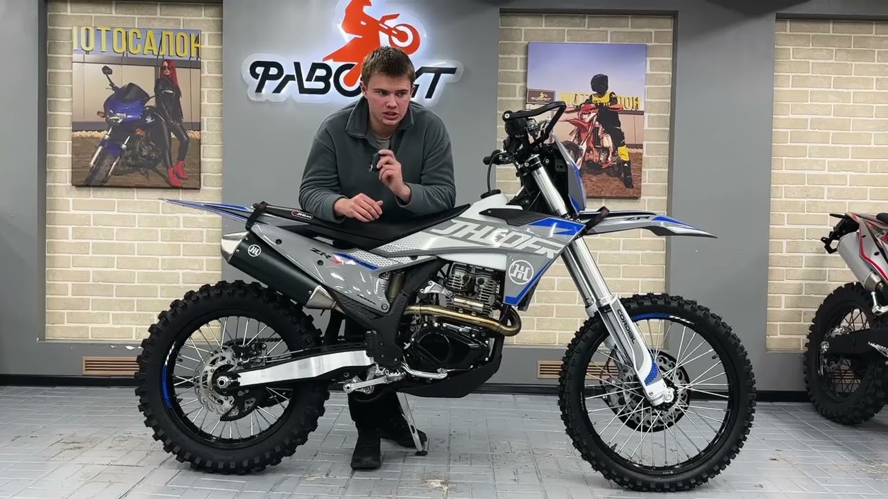 Видео обзор на мотоцикл JHL ZR3 (CB300RL)