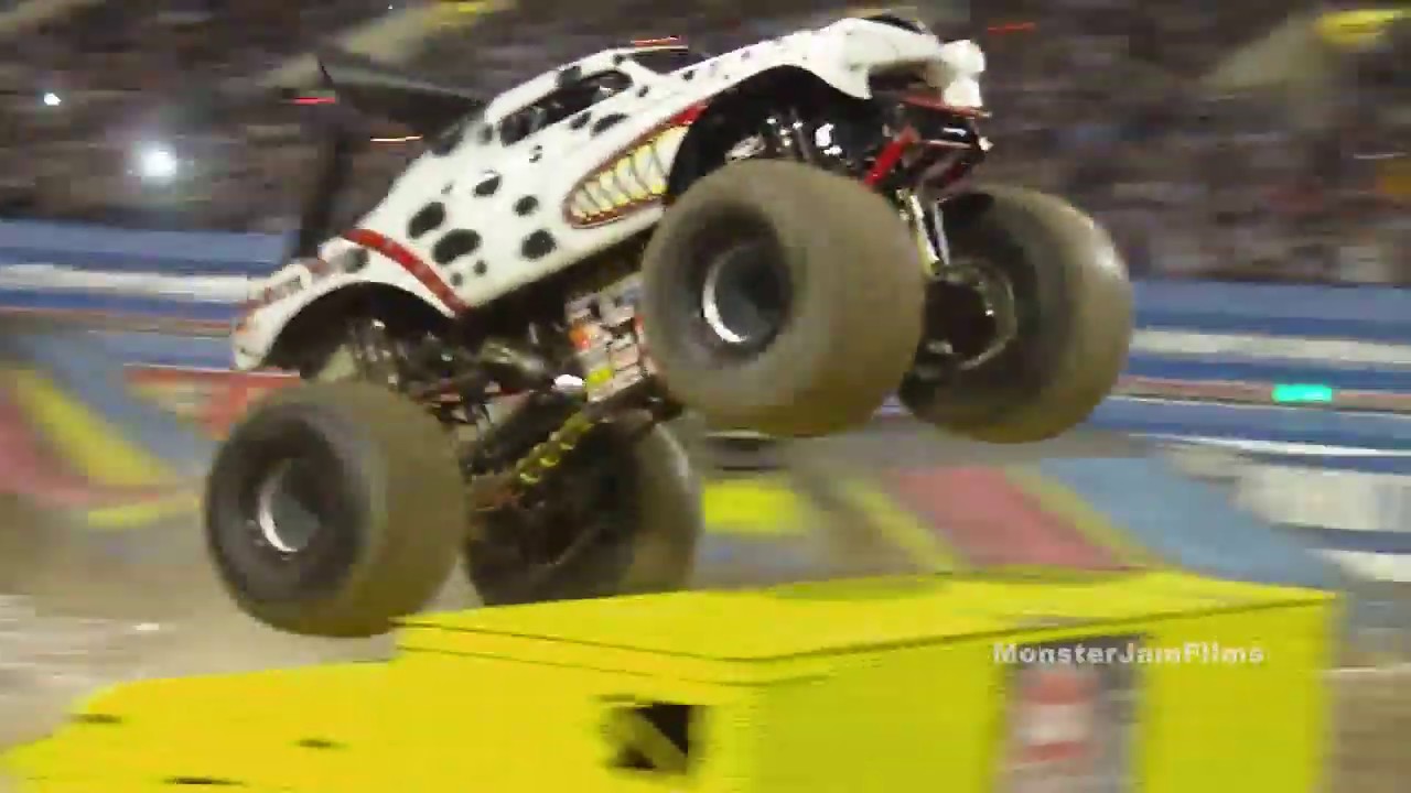 Monster Jam World Finals 11 2010 Highlight Video