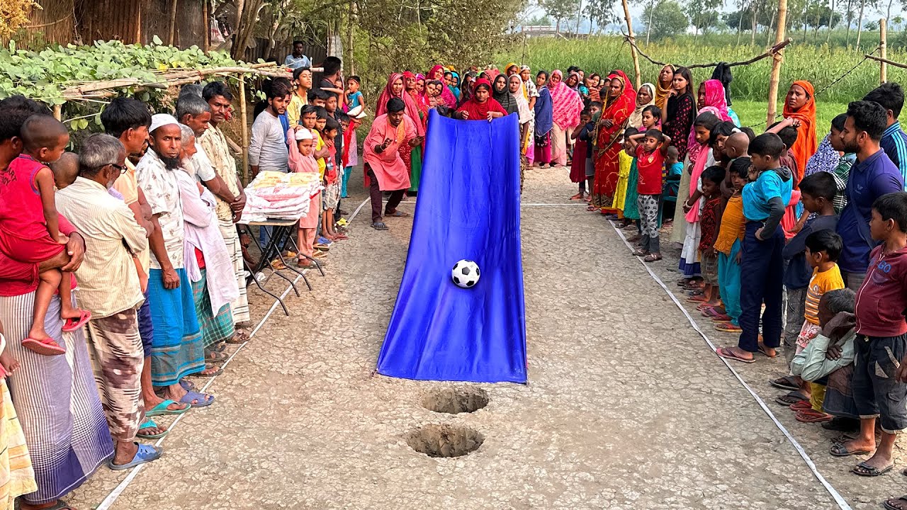 গ্রামের মহিলাদের কাপড়ে বল গড়িয়ে গর্তে ফেলে শাড়ি থ্রিপিচ জেতার চ্যালেঞ্জ। কে কে জিতলো দেখুন ?