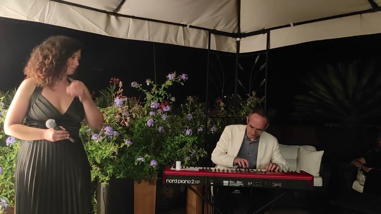 Anna D'Acunto (vocals), Leo Ravera (piano, Autumn Leaves. Summer 2022
