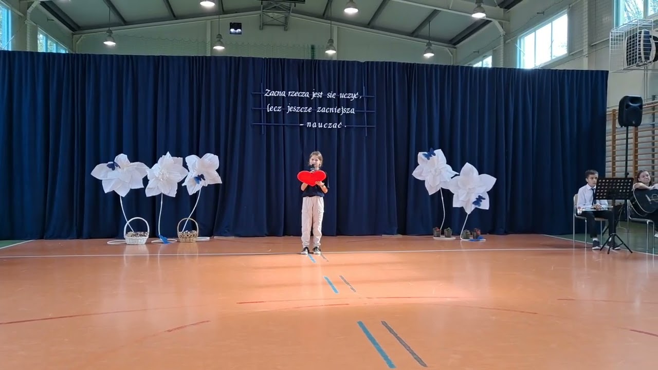 „Nauczyciel dobrze wie” Smykofonika M. Hernik w wykonaniu Patrycji Ordy.