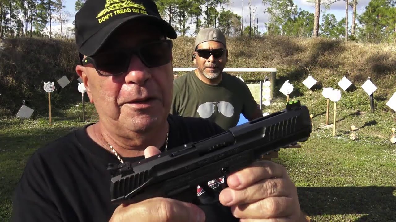 RUGER 5.7X28 F&N 5.7X28 COMPARACION
