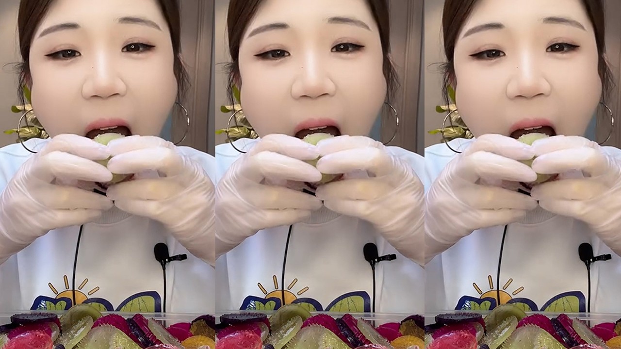only YY ASMR - Ice Eating ASMR- Freezer Frost Eating ❄️❄️❄️