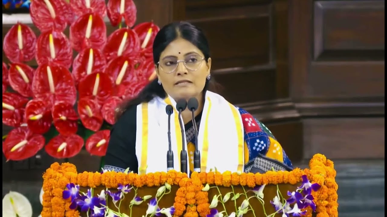 NDA बैठक में संसदीय दल नेता के प्रस्ताव पर माननीय श्री नरेन्द्र मोदी जी का समर्थन करती अनुप्रिया जी