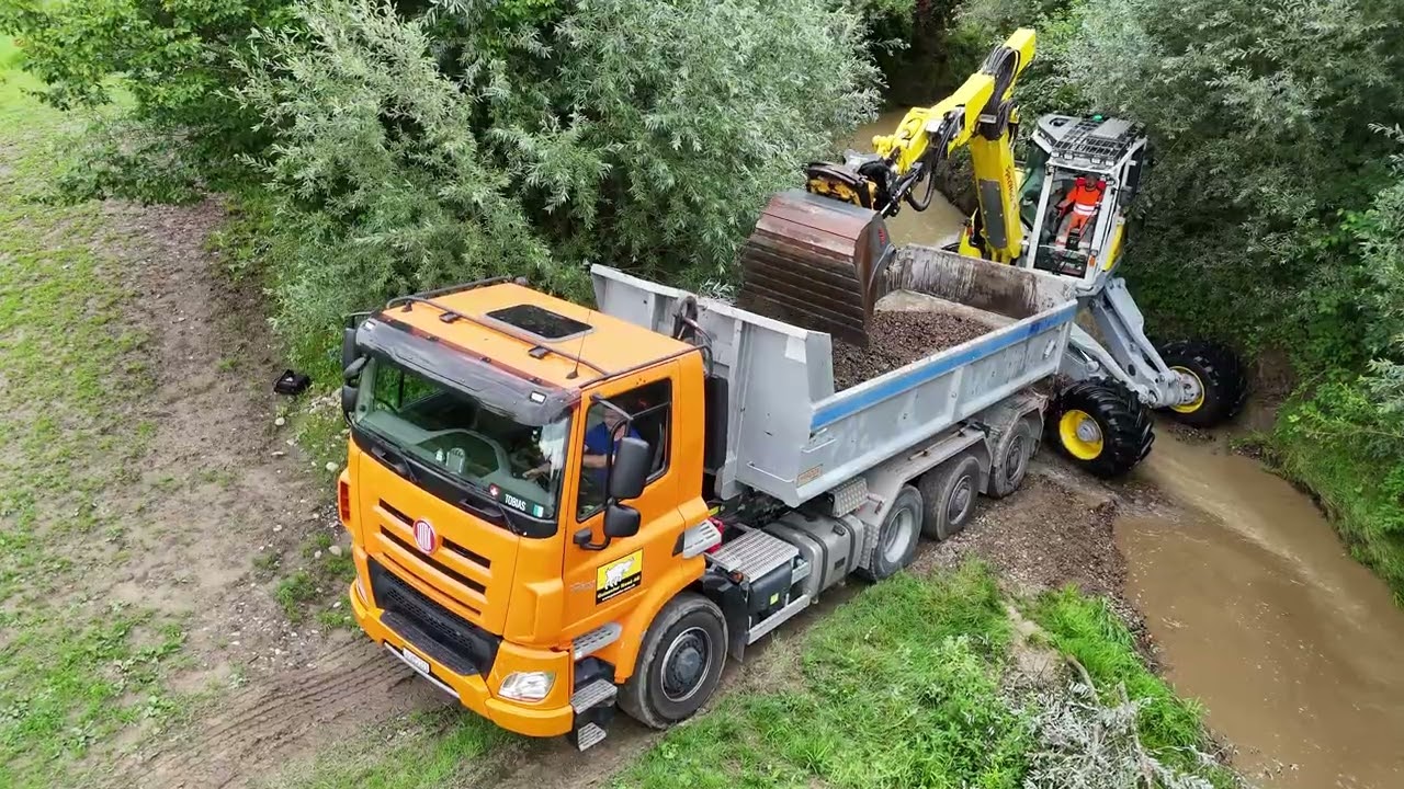 2 Tatra und 1 Menzi Muck beim Bach ausbaggern 🇨🇭🦾