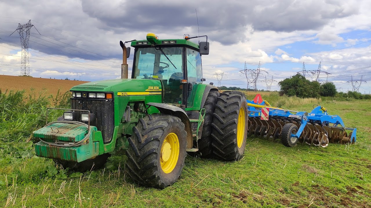 John Deere 8310 + Farmet Diskomat 6 • Podmítka 2021