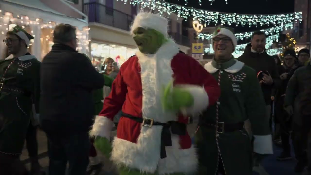 Veneto, Natale sul mare: a Caorle il grande villaggio del Grinch