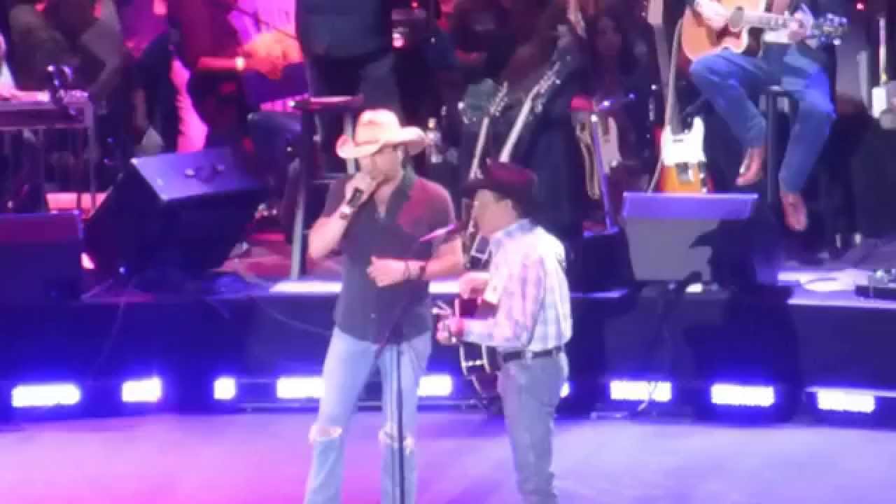 George Strait & Jason Aldean - Nobody In His Right Mind Would Have Left Her (Dallas 06.07.14) HD