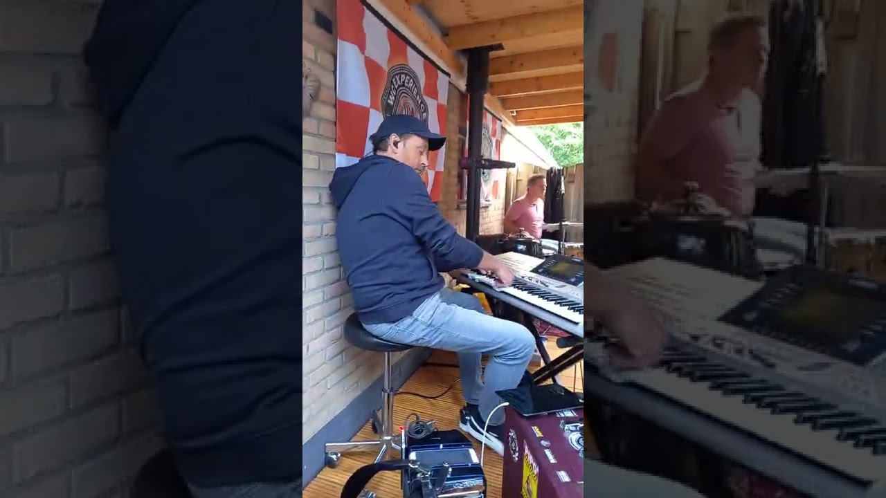 WC Experience - Zwemmen In De Sloot (Live @slogfmtv3673)