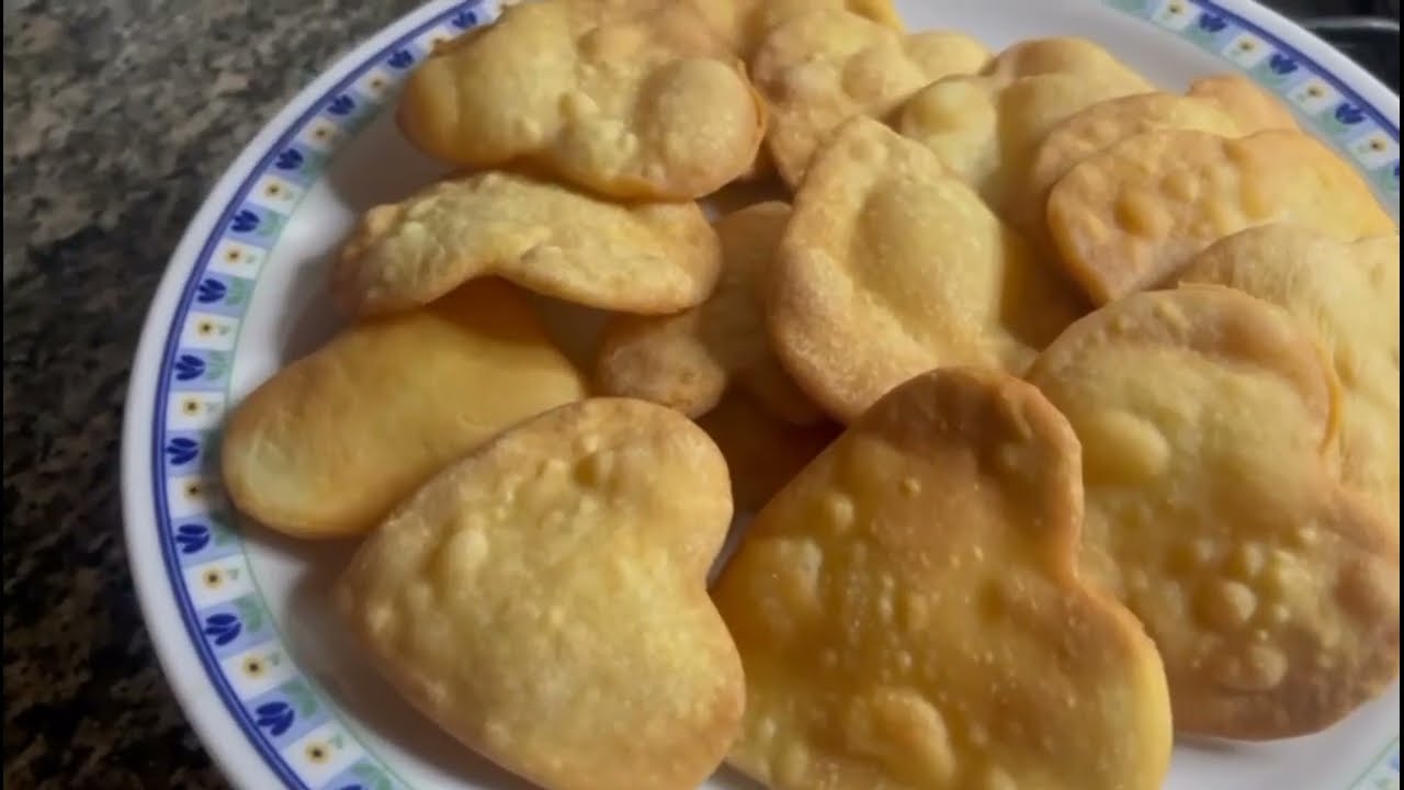 Love pitha recipe Bangladeshi Pitha// মচমচে এই পিঠা সংরক্ষণ করতে পারবেন মাস জুড়ে।