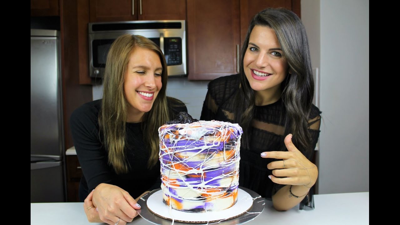 Halloween Cobweb Cake with Matching Nail Art I CHELSWEETS