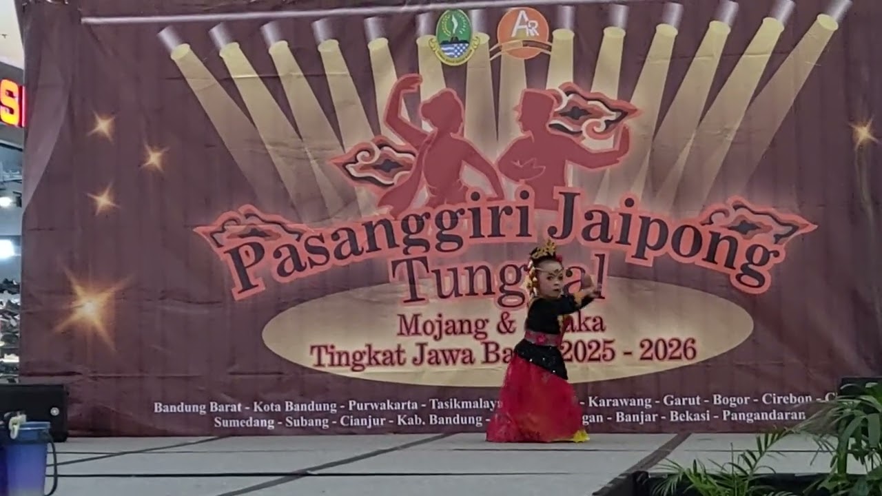 Jaipongan Tunggal Anak TK I Hazira I Galura Kencana Garut I Bajidor Kahot (1)