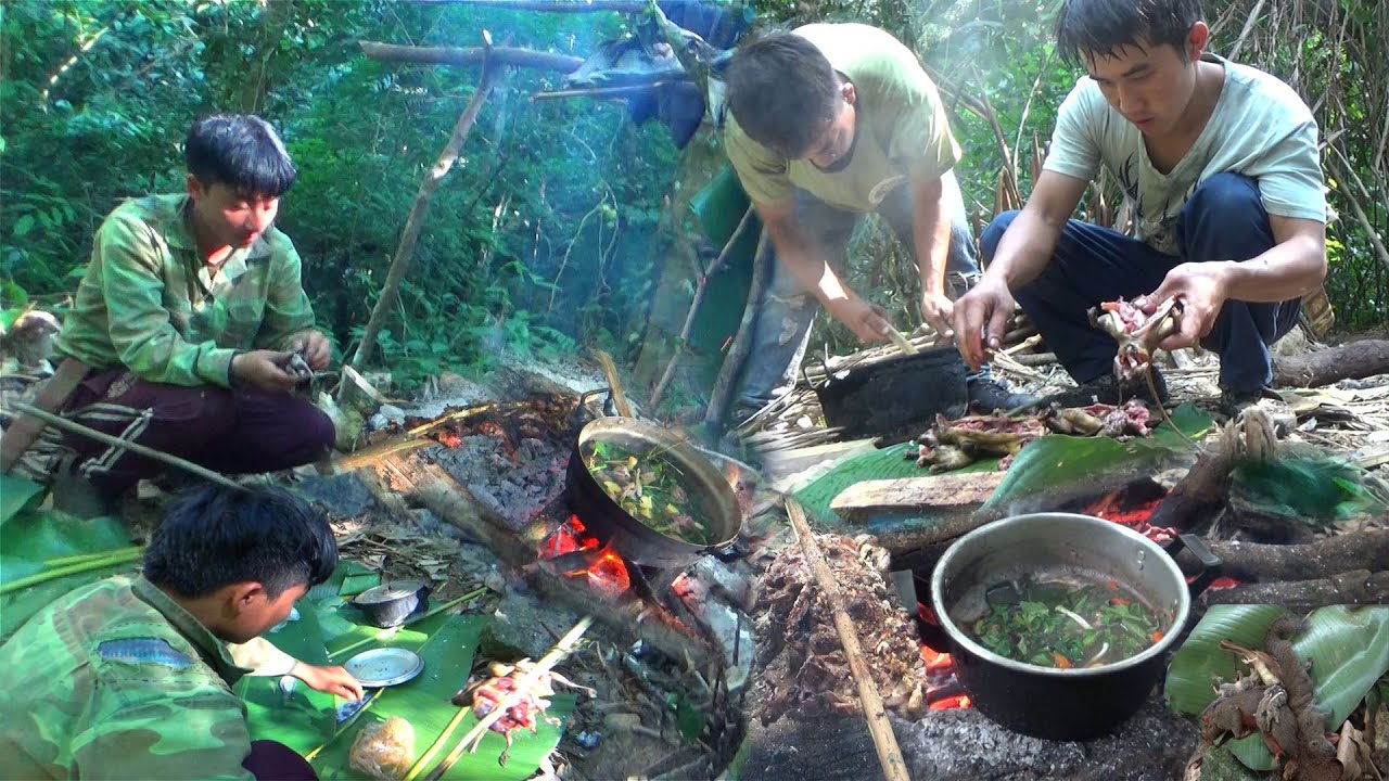 Hunting and Cooking Birds, Slow Loris In The Jungle/Yos hav zoov 