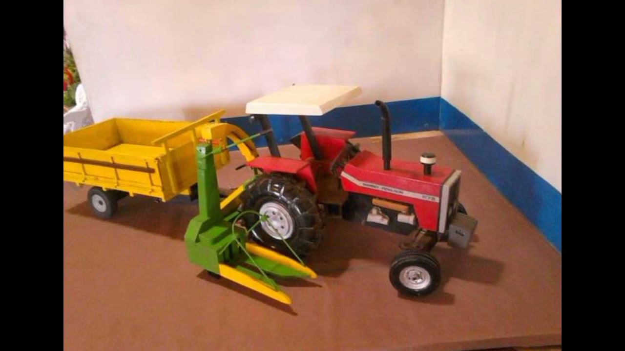 miniatura de Trator Massey Ferguson 275 + carretinha agrícola + ensiladeira JF + grade aradora tatu