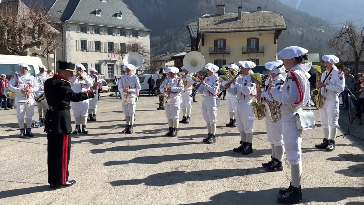 Samoëns : Aubade de la fanfare du 27ème BCA