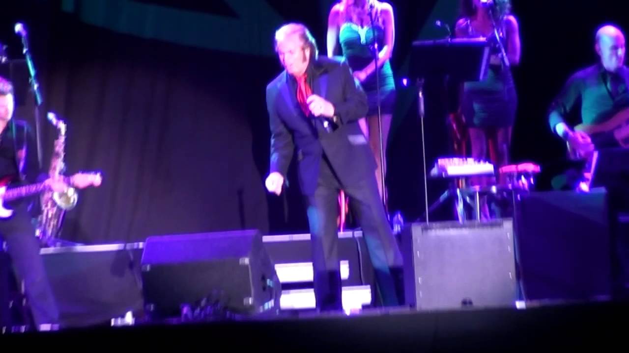 Engelbert Humperdinck - Rimpelrock 2013 - Am I That Easy to Forget