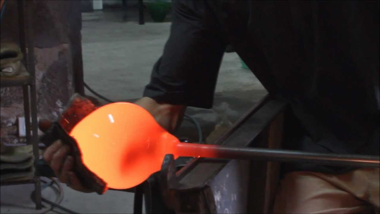 A la rencontre de... Sylvain Zanibellato, souffleur de verre à Meyssac (19)