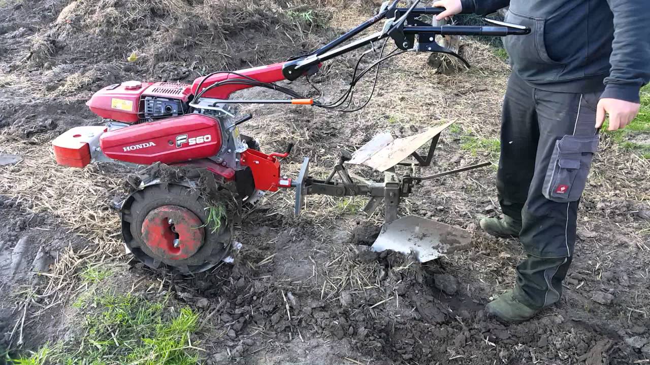 Honda F560 auf extrem schwerem Börde Boden, mit Edelstahl Klappgreifer