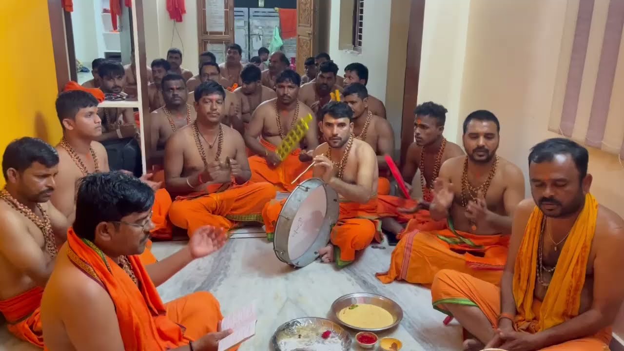అయ్యాప్ప పై భక్తి తో //మరెన్నో భక్తిపాటలు మా సన్నిధానం నుండి.// లైక్ అండ్ షేర్ సబ్స్క్రయిబ్ ప్లీజ్.