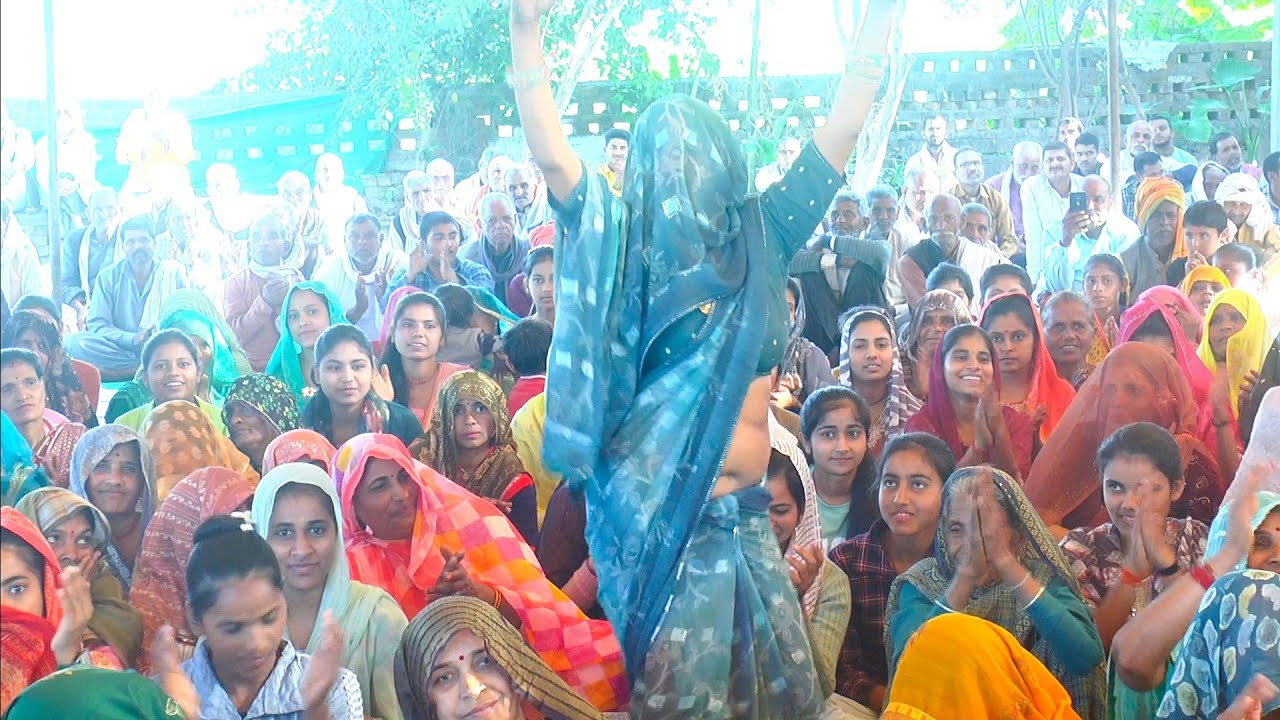 निपनिया जालौन में भाभी ने कर दिया जिला टॉप डांस 