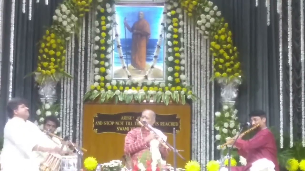 Mesmerizing Flute by Pandit Hariprasad Chaurasai II Tabla by Pandit Shubhankar Banerjee