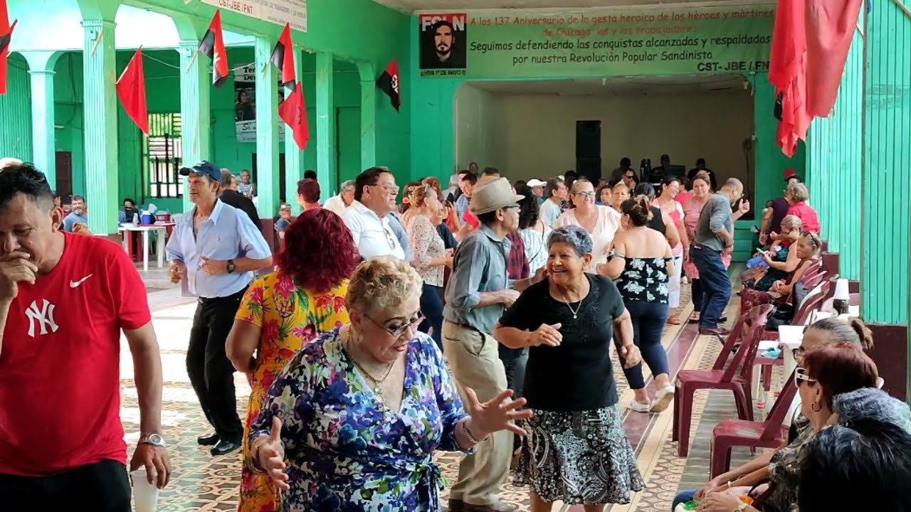 Entré a una fiesta de ANCIANOS en MANAGUA y mire como es