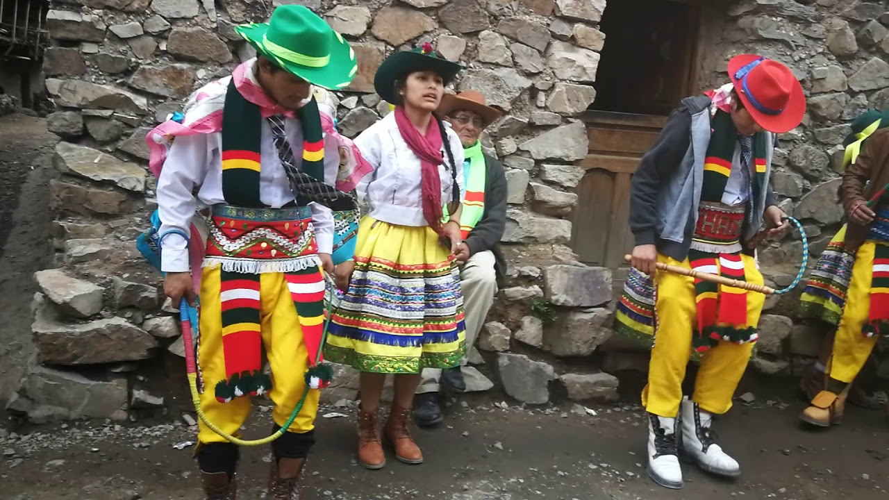 HERMOSA HUAYLIA VITEÑA EN HONOR AL NIÑO DIOS Familia LLACCTA FELIX 2017