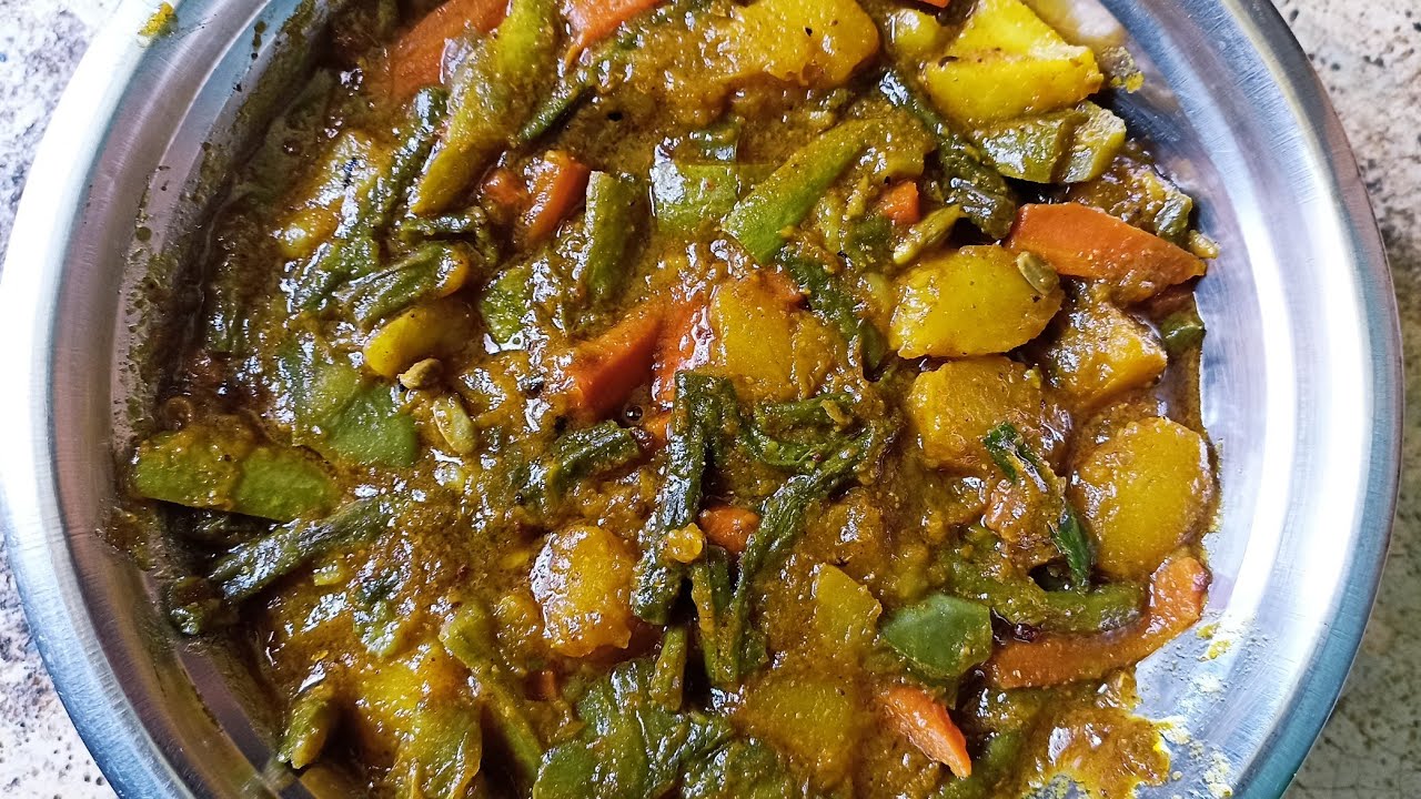 স্পেশাল মশলা দিয়ে নিরামিষ লা বড়া একবার এইভাবে বানিয়ে ফেলুন 🥔🥕🌶🍅#Niramish labra recepie#@ upamavlog