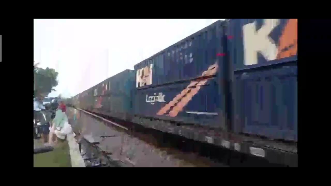Hunting kereta di Prabumulih (Prabujaya) Kereta api BARAMERAPI KOSONGAN Kertapati - banjarsari.