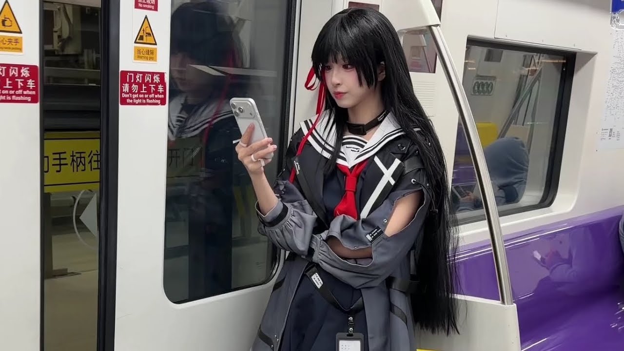 Meet Narushio Chisaki on the Subway